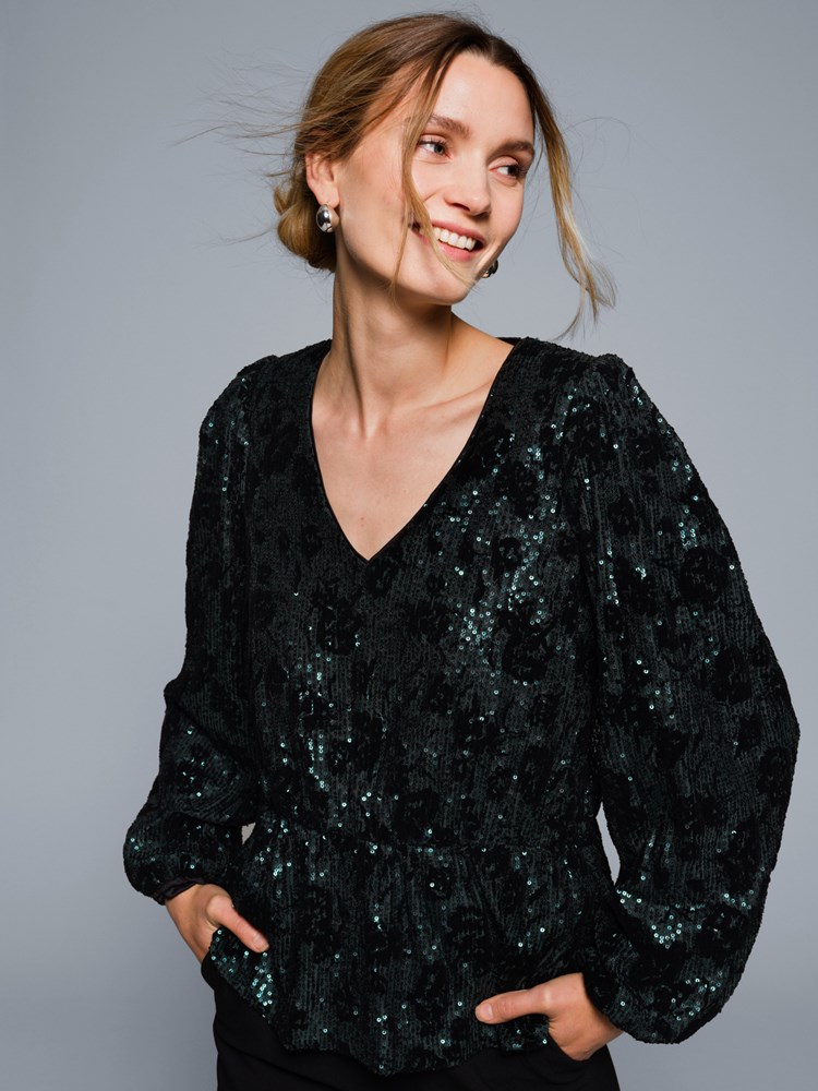 Teodora topp 7505078_EHK-MARIEPHILIPPE-W23-Modell-Front_chn=match_129_Teodora topp EHK.jpg_Front||Front