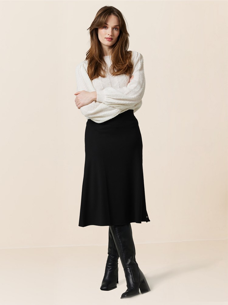 Lulu skjørt 7505097_C25-JEANPAUL-W23-Modell-Front_1402_Lulu skjørt C25 7510264.jpg_