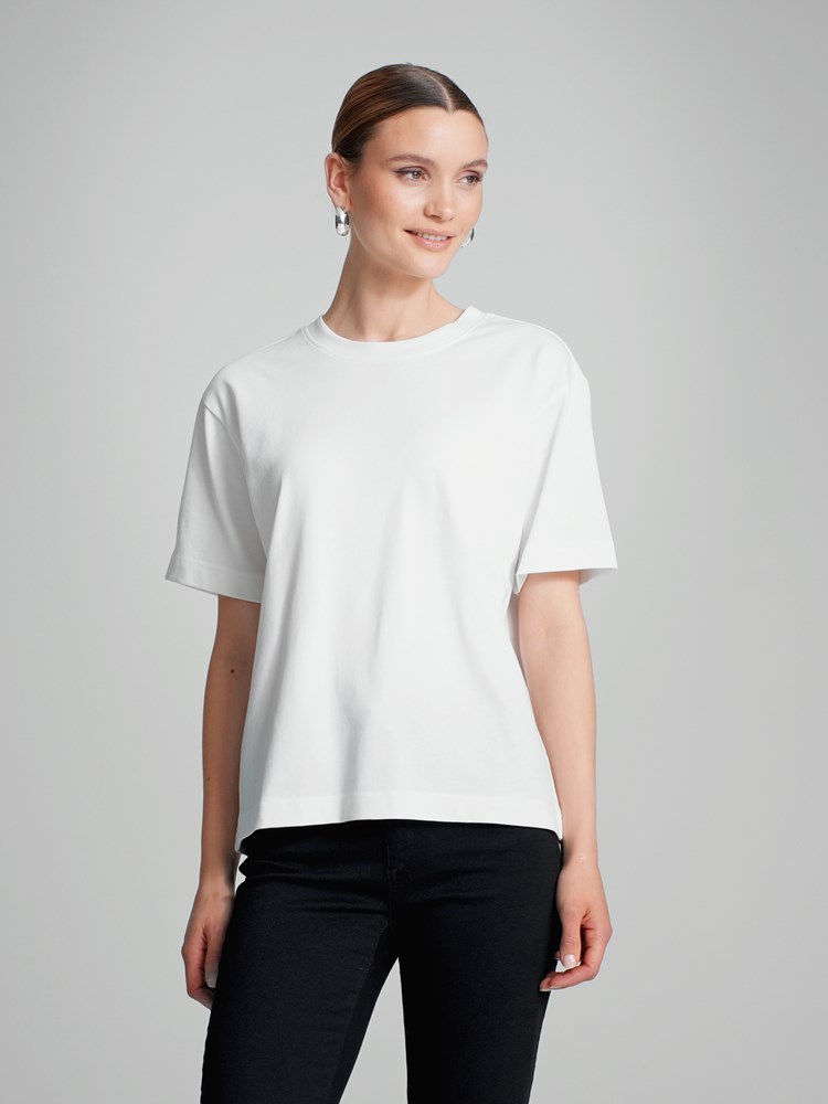 Gabby t-skjorte 7505141_O68-DONNA-A23-Modell-Front_chn=match_2684_Gabby t-skjorte O68_Gabby t-skjorte O68 7505141.jpg_Front||Front