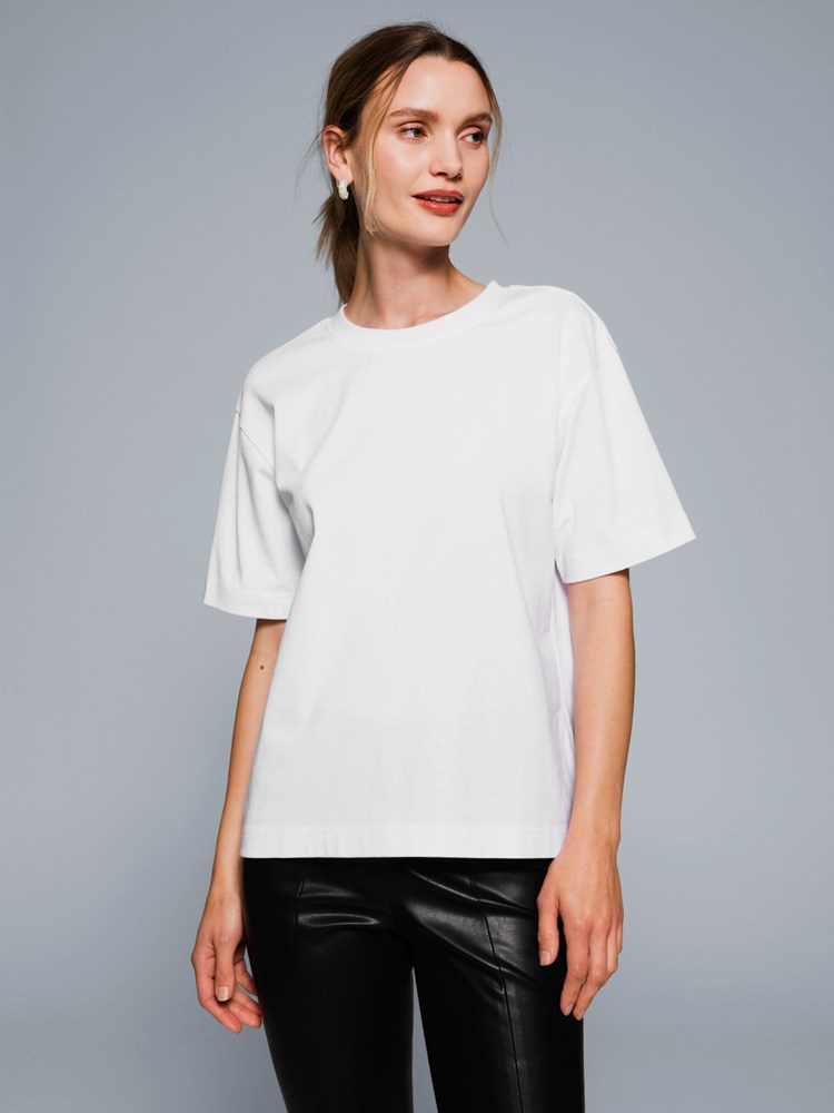 Gabby t-skjorte 7505141_O68-DONNA-A23-Modell-Front_chn=match_5234.jpg_Front||Front