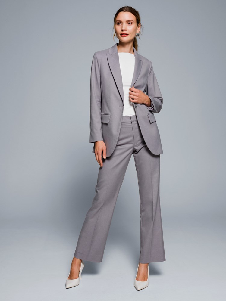 Ritz bukse 7505168_IEF-DONNA-W23-Modell-Front_chn=match_6803_Ritz bukse IEF 7505168.jpg_Front||Front