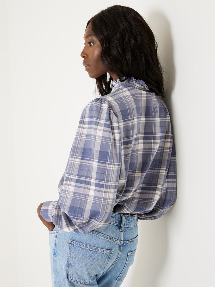 Lise skjorte 7505216_ECG-JEANPAUL-W23-Modell-Front_1545_Lise skjorte ECG_Lise skjorte ECG 7505216.jpg_Front||Front