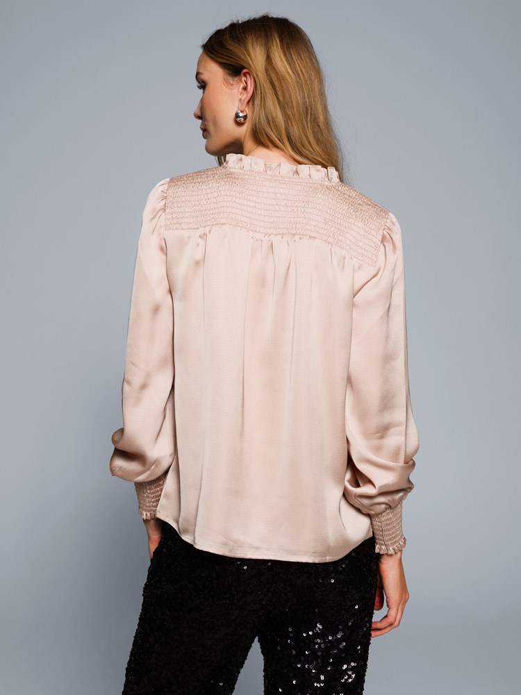 Leia bluse 7505351_A9I-VAVITE-W23-Modell-Back_chn=match_8444_Leia bluse A9I 7505351.jpg_Back||Back