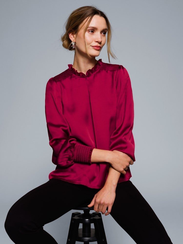 Leia bluse 7505351_MWH-VAVITE-W23-Modell-front_Leia bluse MWH_Leia bluse MWH 7505351.jpg_Front||Front