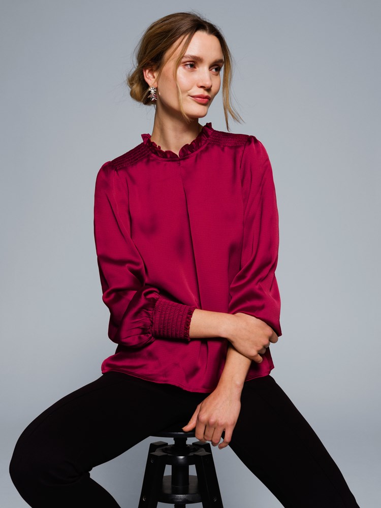 Leia bluse 7505351_MWH-VAVITE-W23-Modell-front_Leia bluse MWH_Leia bluse MWH 7505351.jpg_Front||Front
