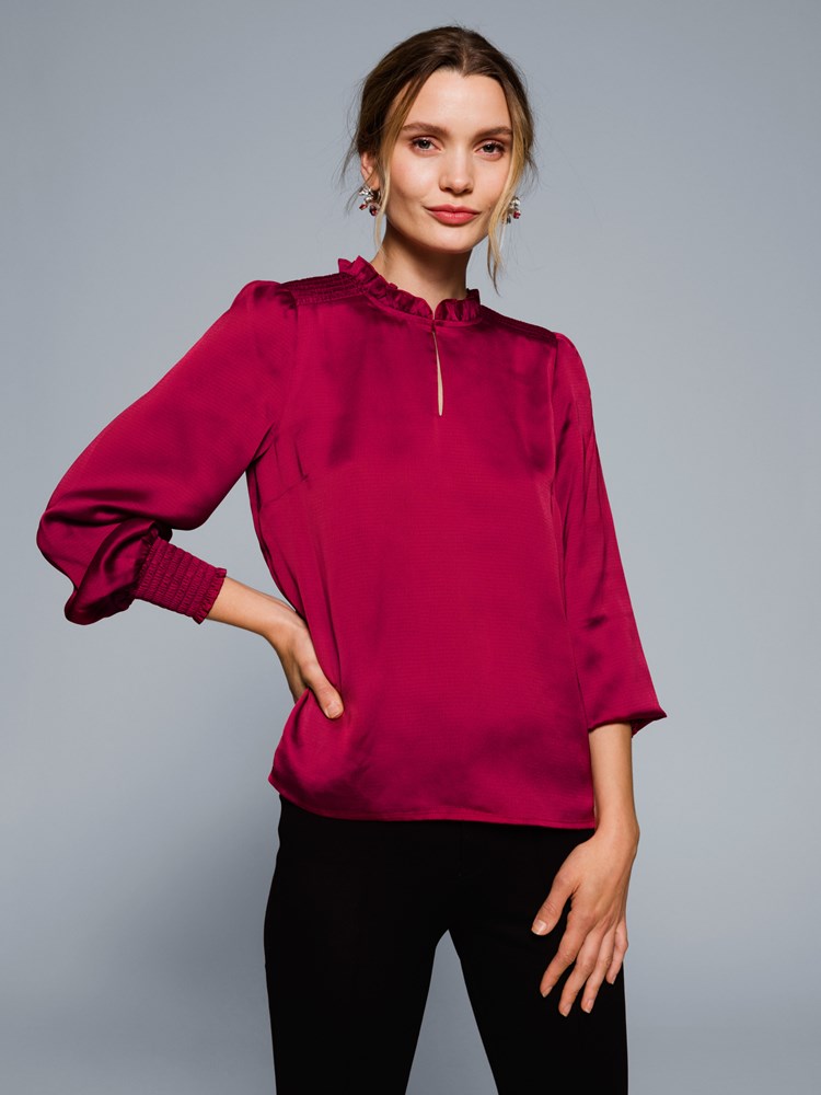 Leia bluse 7505351_MWH-VAVITE-W23-Modell-right_Leia bluse MWH_Leia bluse MWH 7505351.jpg_Right||Right