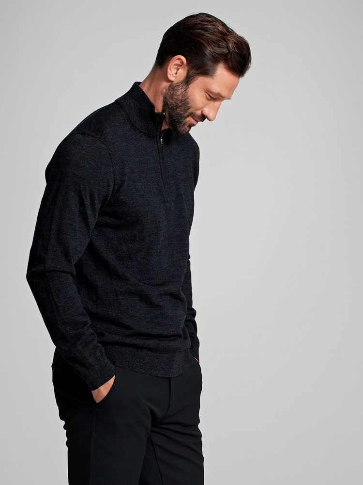 Berto merino zip genser 7505422_I8C-MARIOCONTI-A23-Modell-Left_chn=match_7654.jpg_Left||Left
