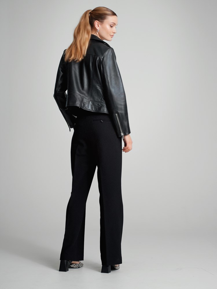 Jane bikerjakke 7505511_CAB-DONNA-A23-Modell-Back_chn=match_3198_Jane bikerjakke CAB_Jane bikerjakke CAB 7505511.jpg_Back||Back