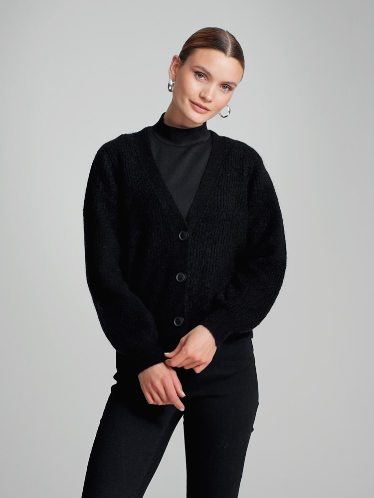 Antonia cardigan 7505524_CAB-DONNA-A23-Modell-Front_chn=match_7726_Antonia cardigan CAB_Antonia cardigan CAB 7505524.jpg_Front||Front