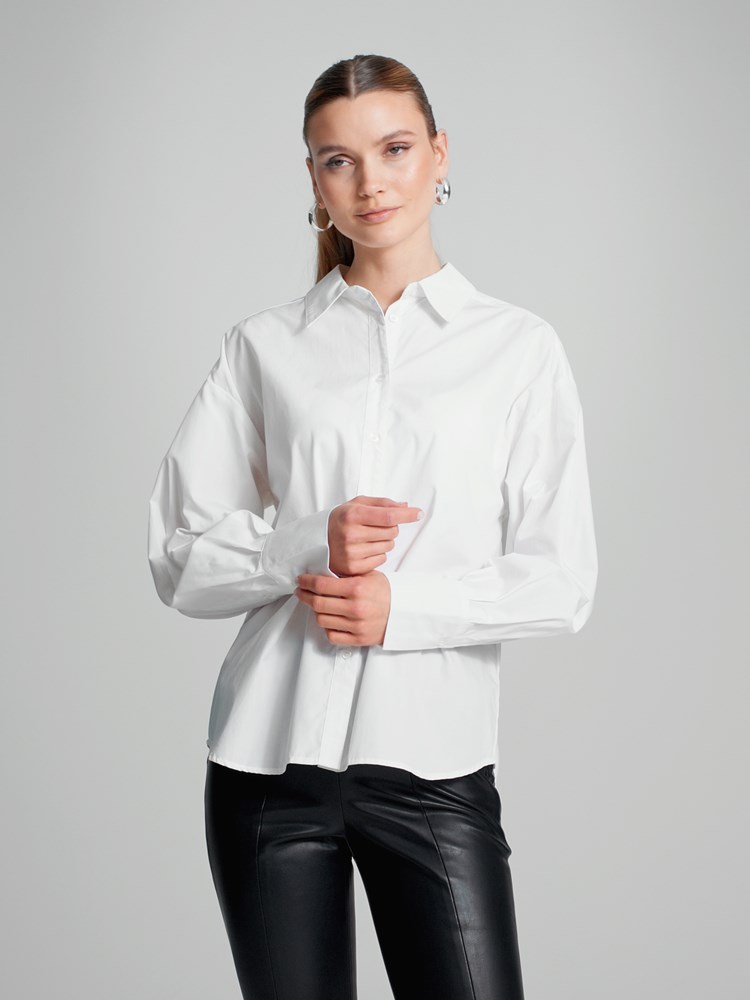 Daisy skjorte 7505545_O68-DONNA-A23-Modell-Front_chn=match_5623_Daisy skjorte O68_Daisy skjorte O68 7505545.jpg_Front||Front