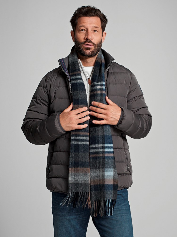 Shaun rutete ullskjerf 7505605_AGK-REDFORD-A23-Modell-Front_chn=match_8033.jpg_Front||Front