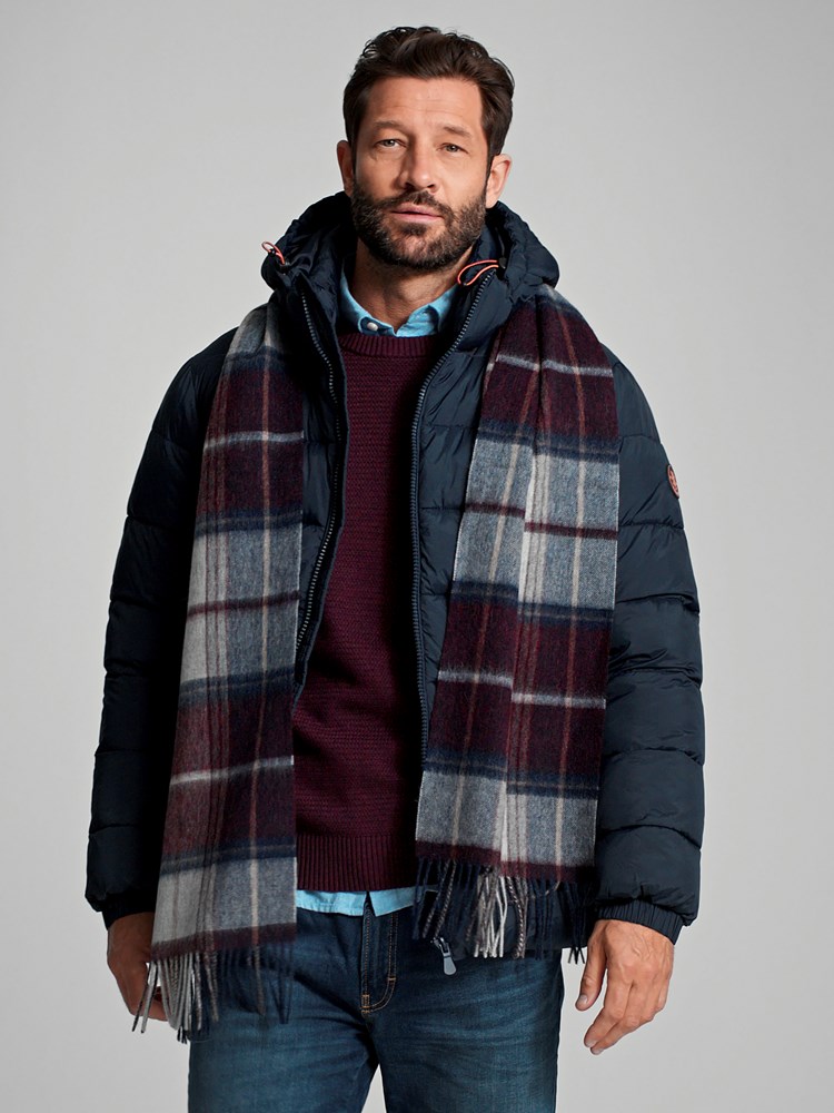 Shaun rutete ullskjerf 7505605_AJX-REDFORD-A23-Modell-Front_chn=match_1672.jpg_Front||Front