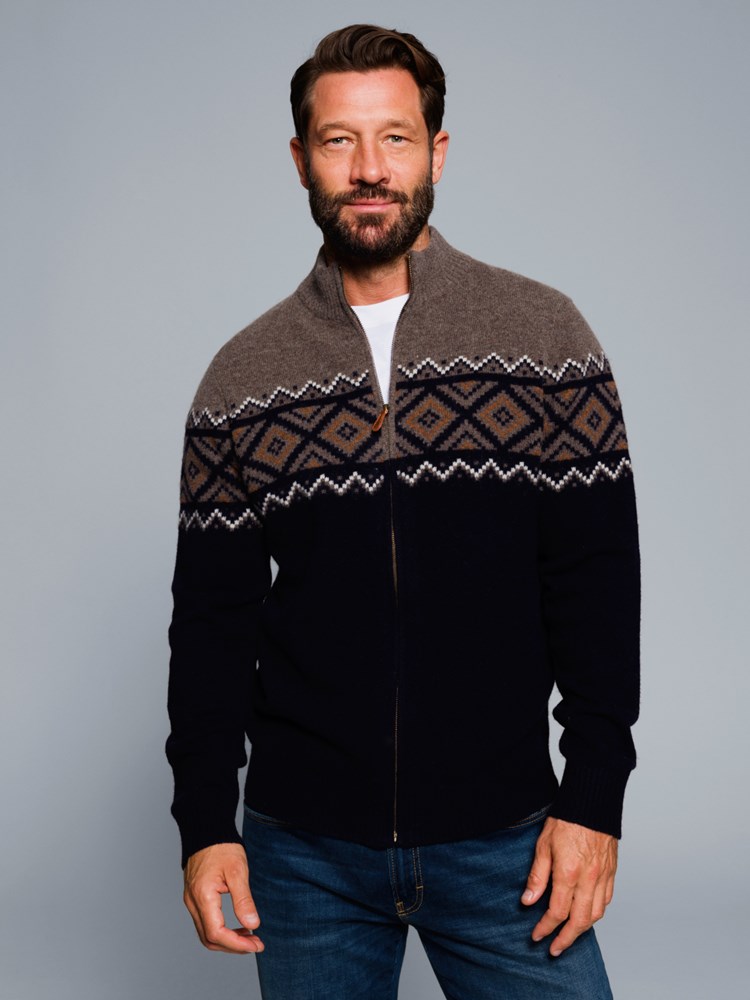 Jason cardigan 7505628_EMU-REDFORD-W23-Modell-Front_chn=match_8659_Jason cardigan EMU 7505628.jpg_Front||Front