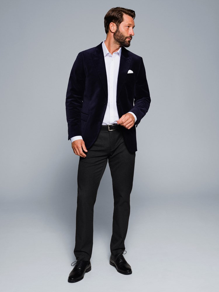 Naples fløyelsblazer 7505655_EM1-MARIOCONTI-A23-Modell-Left_chn=match_3096.jpg_Left||Left