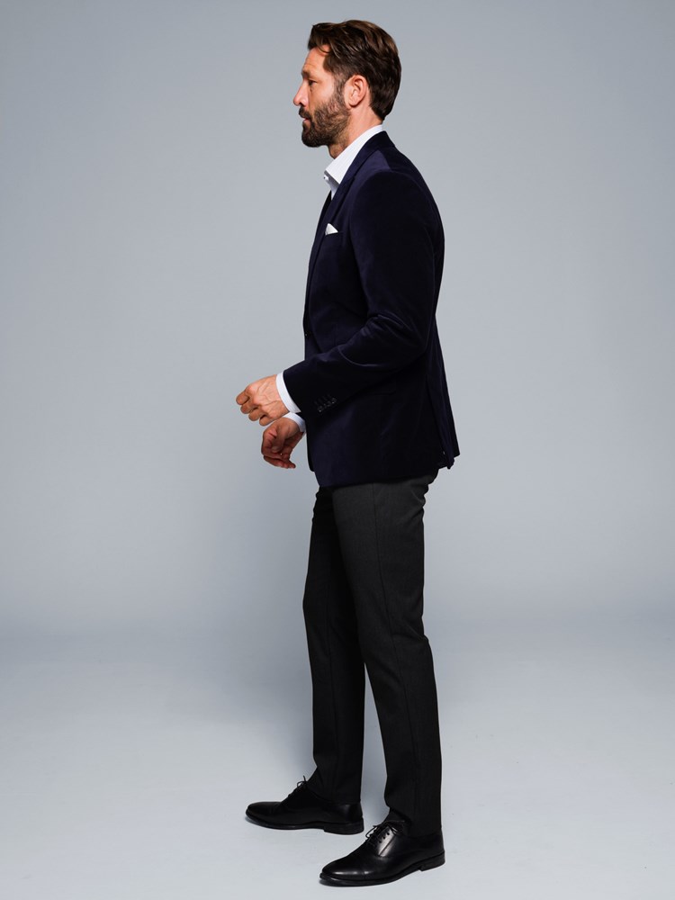 Naples fløyelsblazer 7505655_EM1-MARIOCONTI-A23-Modell-Left_chn=match_8197.jpg_Left||Left