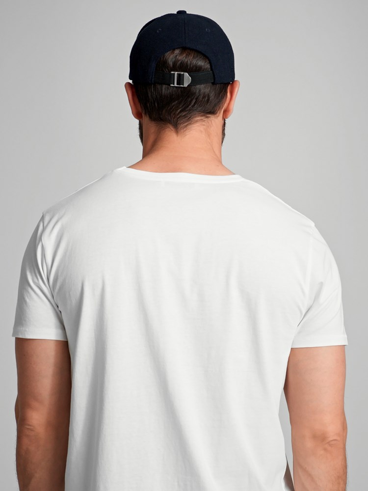 Luca caps 7505675_C27-MARIOCONTI-A23-Modell-Back_chn=match_8020_Luca caps C27.jpg_Back||Back