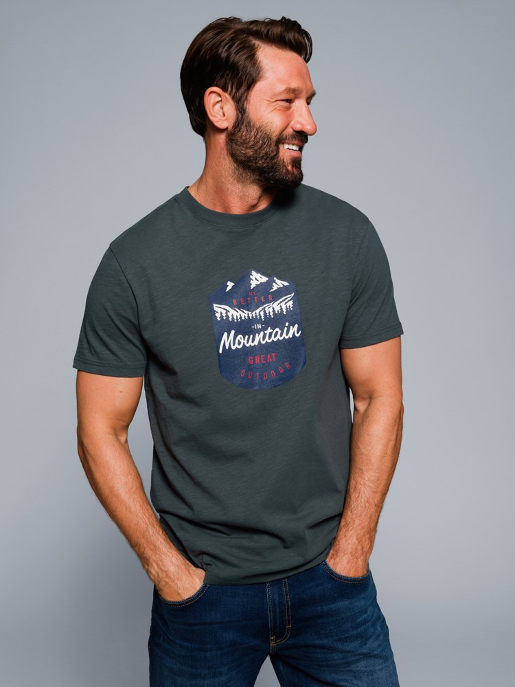 Forest t-skjorte 7505769_GPS-REDFORD-W23-Modell-Front_chn=match_7064.jpg_Front||Front
