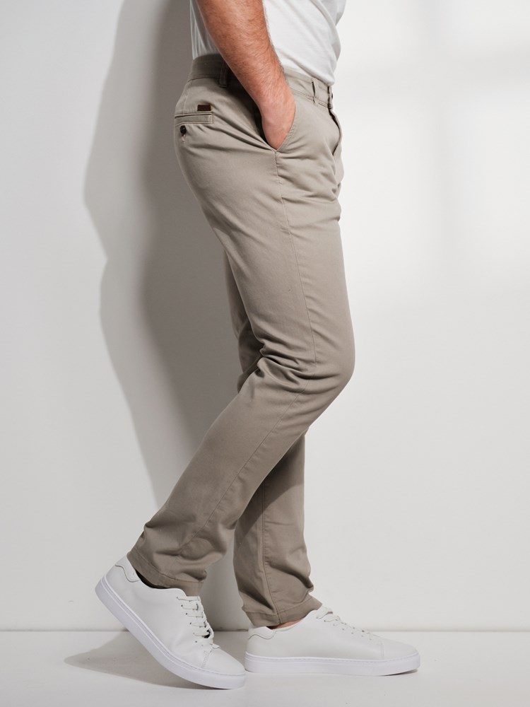 Christer chinos 7505828_I5W-REDFORD-S24-Modell-Front_chn=match_3535_Christer chinos I5W 7505828.jpg_Front||Front