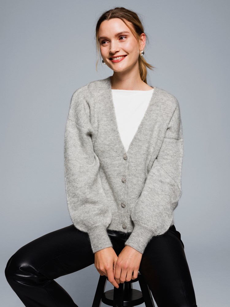 Gaby cardigan 7505831_ID6-MARIEPHILIPPE-W23-Modell-Front_chn=match_7495_Gaby cardigan ID6_Gaby cardigan ID6 7505831.jpg_Front||Front