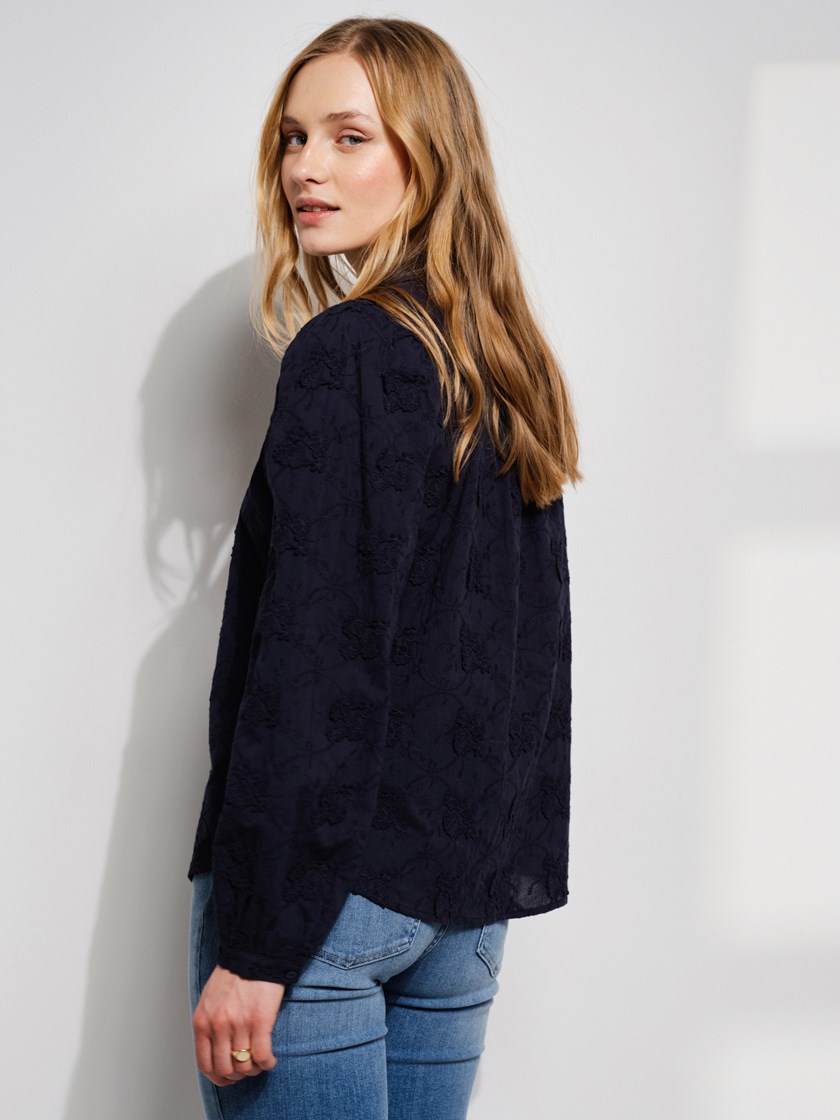 7505854 EM1 7505854_EM1-MARIEPHILIPPE-S24-Modell-Front_chn=match_4686_Bennie blondeskjorte EM1_7505854 EM1_Bennie blondeskjorte EM1 7505854.jpg_Front||Front