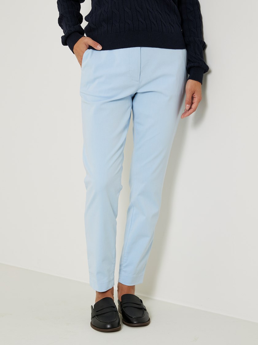 7507995 EN3 7505952_EM6-JEANPAUL-S24-Modell-Front_2067_Caroline chino EN3_Caroline chino EN3 7507995.jpg_