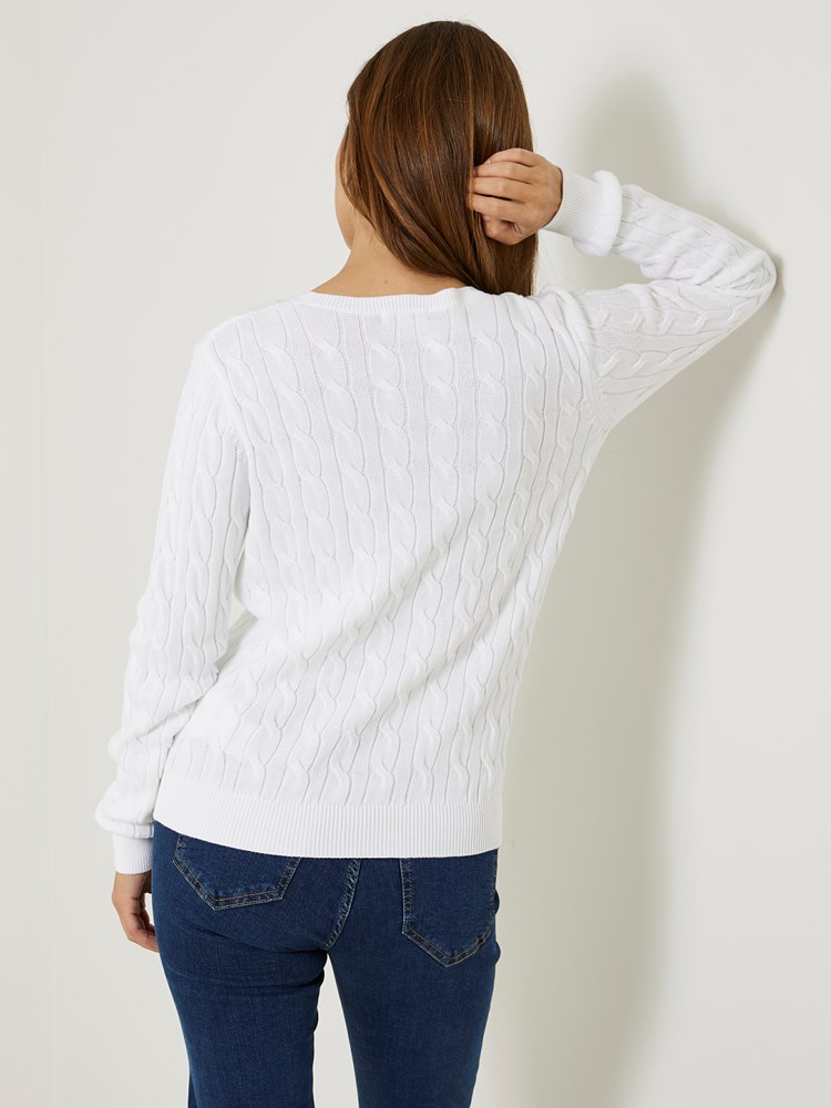 Iselin v-neck kabelgenser 7505952_O68-JEANPAUL-S24-Modell-Front_2090_Iselin v-neck kabelgenser O68_Iselin v-neck kabelgenser O68 7505952.jpg_Front||Front