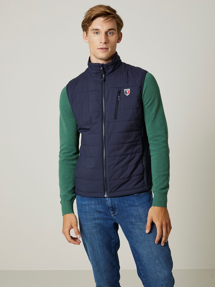 Elo vest 7505973_EM6-JEANPAUL-S24-Modell-Front_2142_Elo vest EM6 7505973.jpg_Front||Front