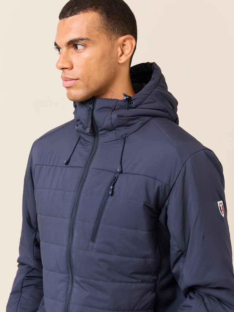 Elo jakke 7505974_EM6-JEANPAUL-S24-Modell-Front_2178_Elo jakke EM6.jpg_Front