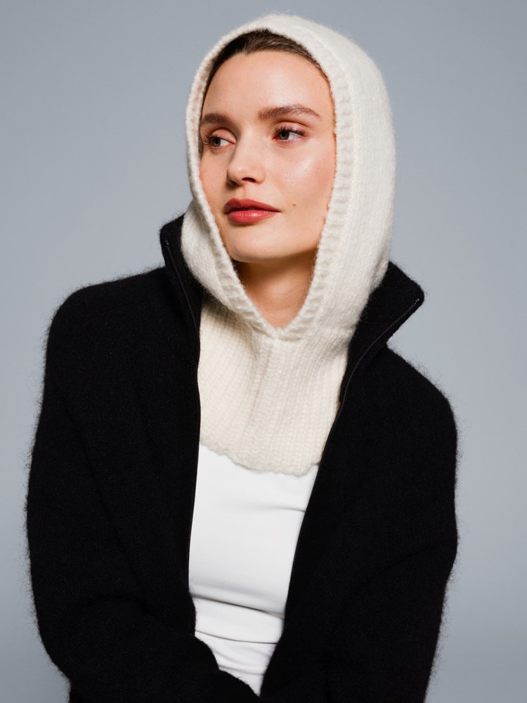 Leah balaklava 7505975_O79-DONNA-W23-Modell-Front_chn=match_3870_Leah balaklava O79_Leah balaklava O79 7505975.jpg_Front||Front