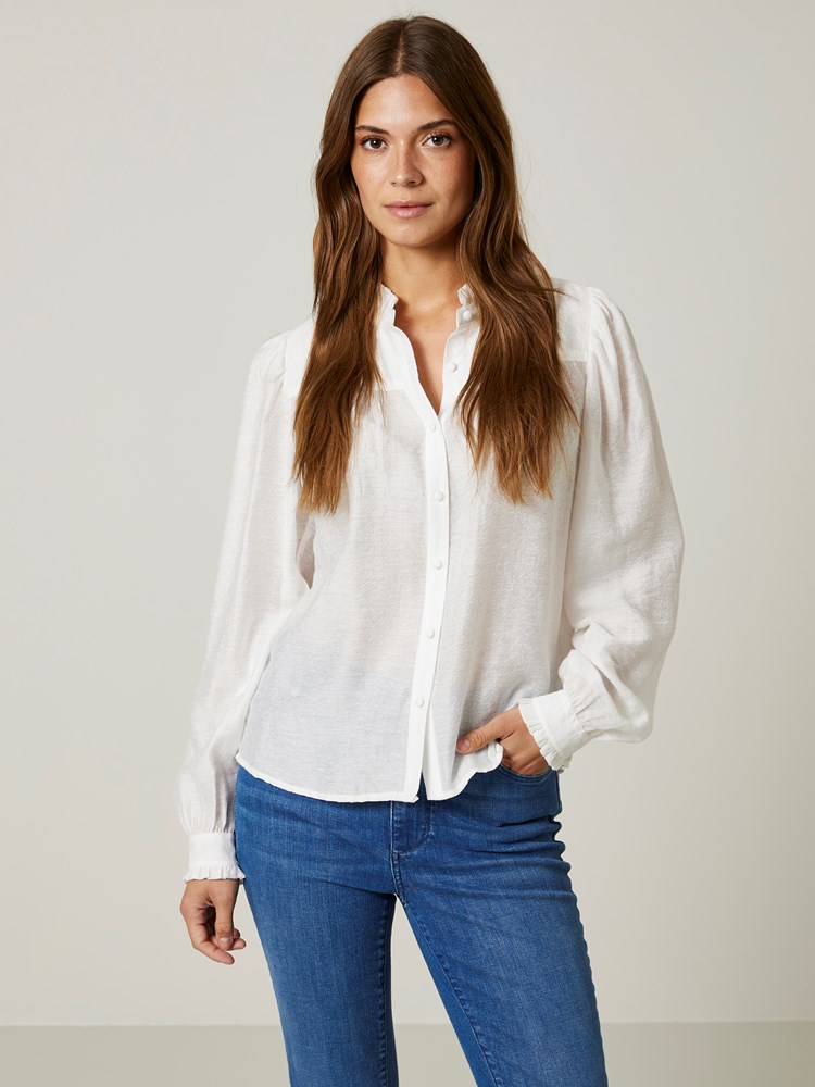 Petrine bluse 7506074_O79-JEANPAUL-S24-Modell-Front_2335_Petrine bluse O79_Petrine bluse O79 7506074.jpg_Front||Front