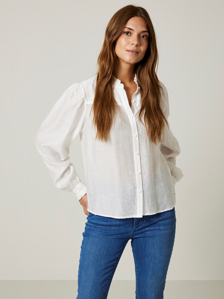 Petrine bluse 7506074_O79-JEANPAUL-S24-Modell-Front_4674_Petrine bluse O79_Petrine bluse O79 7506074.jpg_Front||Front