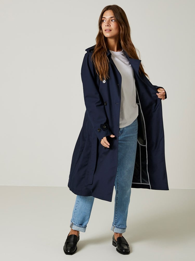 Grace trench 7506085_EM6-JEANPAUL-S24-Modell-Front_2460_Grace trench EM6_Grace trench EM6 7506085.jpg_Front||Front