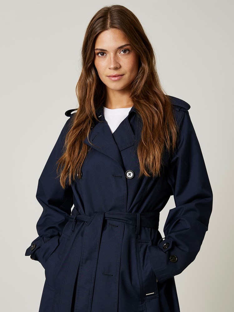 Grace trench 7506085_EM6-JEANPAUL-S24-Modell-Front_4140_Grace trench EM6_Grace trench EM6 7506085.jpg_Front||Front