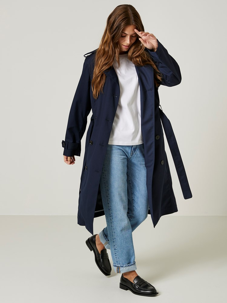 Grace trench 7506085_EM6-JEANPAUL-S24-Modell-Front_8073_Grace trench EM6_Grace trench EM6 7506085.jpg_Front||Front