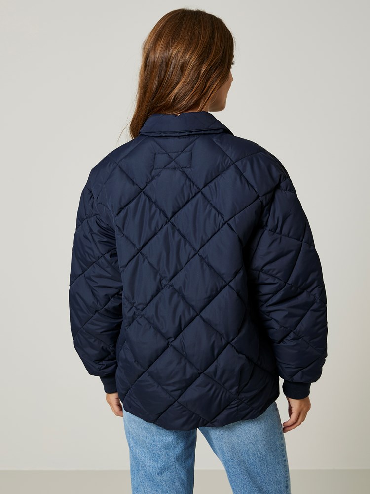 Katalina jakke 7506086_EM6-JEANPAUL-S24-Modell-Front_6549_Katalina jakke EM6_Katalina jakke EM6 7506086.jpg_Front||Front