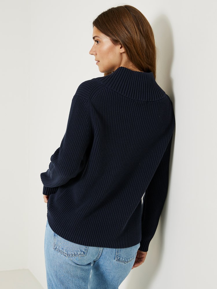 Olina genser 7506145_EM6-JEANPAUL-S24-Modell-Front_1743_Olina genser EM6_Olina genser EM6 7506145.jpg_Front||Front