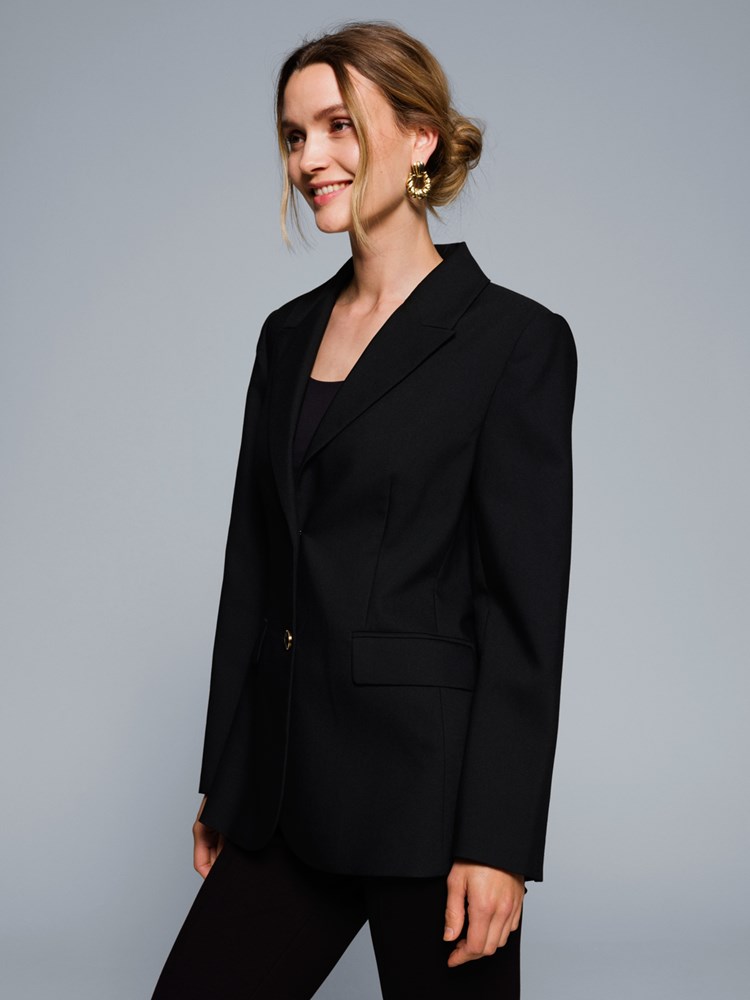 Lisette blazer 7506150_CAB-MARIEPHILIPPE-W23-Modell-Front_chn=match_8343_Lisette blazer CAB_Lisette blazer CAB 7506150.jpg_Front||Front