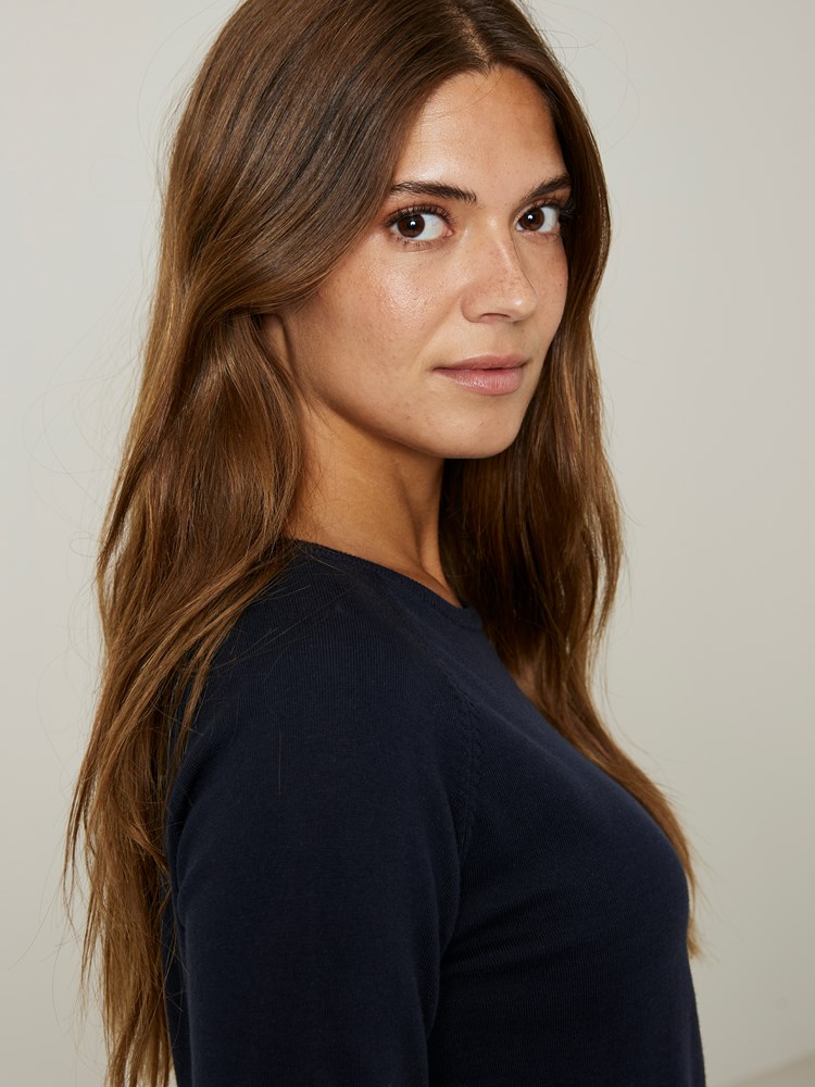 Judith strikkekjole 7506157_EM6-JEANPAUL-S24-Modell-Front_8946_Judith strikkekjole EM6_Judith strikkekjole EM6 7506157.jpg_Front||Front