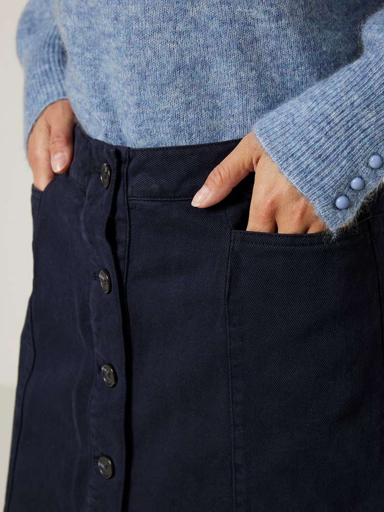 Minda skjørt 7506159_EM6-JEANPAUL-S24-Modell-Front_1900_Minda skjørt EM6_Minda skjørt EM6 7506159.jpg_Front||Front