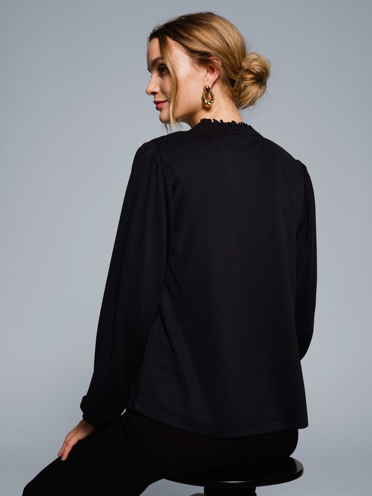 Valensia topp 7506290_CAB-MARIEPHILIPPE-W23-Modell-Back_chn=match_2984_Valensia topp CAB_Valensia topp CAB 7506290.jpg_Back||Back