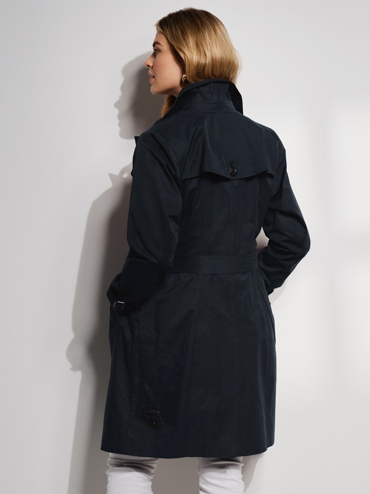 Mila trench 7506360_EM1-VAVITE-S24-Modell-Back_chn=match_1795_Mila trench EM1 7506360.jpg_Back||Back