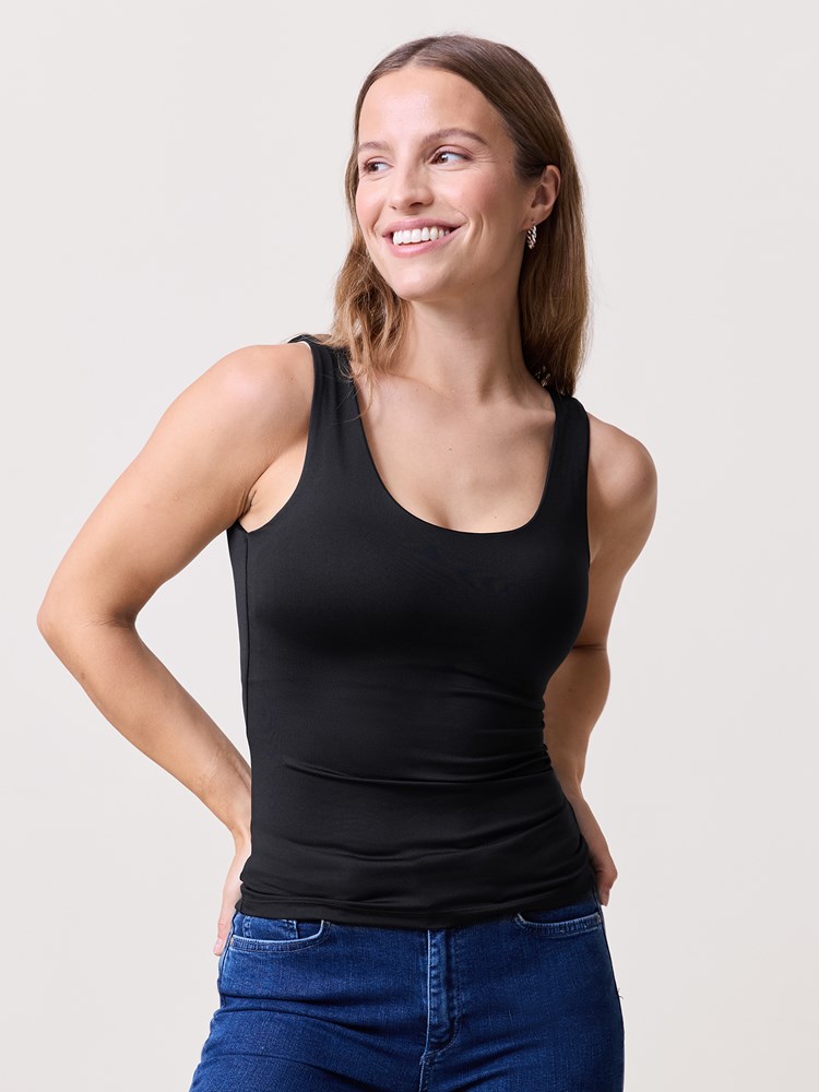 Helena singlet 7506434_CAB-VAVITE-NOS-Modell-Front_chn=match_4854_sort_Helena singlet CAB_Helena singlet CAB 7506434.jpg_