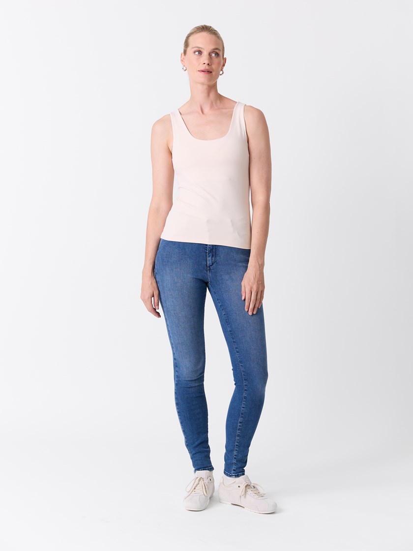 7506434 O0G 7506434_O0G-VAVITE-NOS-Modell-Front_chn=match_7376.jpg_Front||Front
