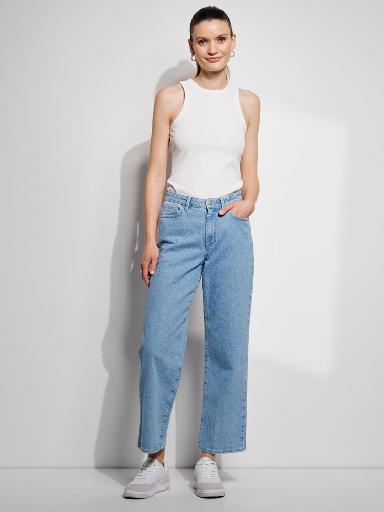 Sophia wide jeans 7506530_DAE-VAVITE-S24-Modell-Front_chn=match_1887_7506530 DAE_Sophia wide jeans DAE_Sophia wide jeans DAE 7506530.jpg_Front||Front