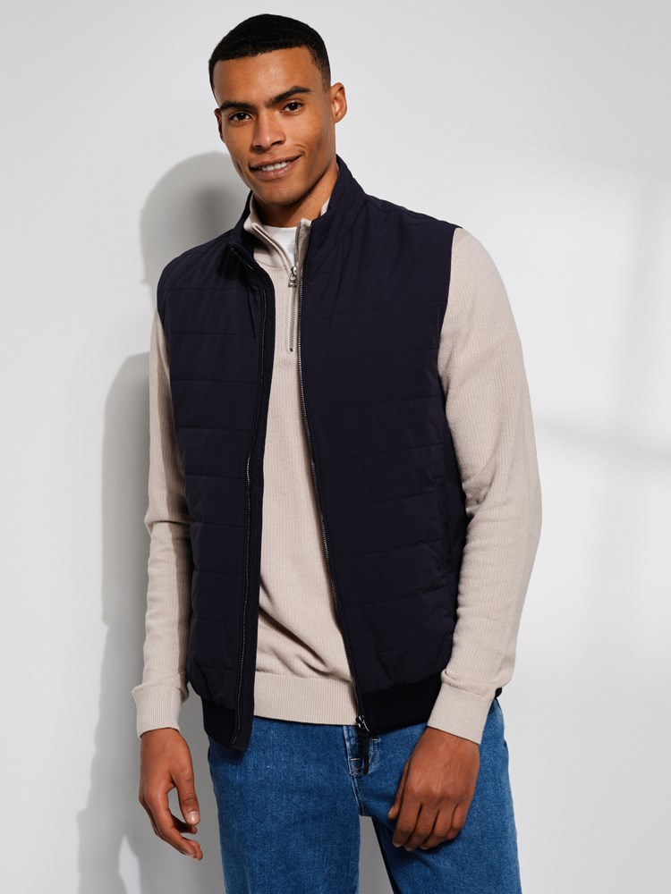 Lucino vest 7506549_EM1-MARIOCONTI-S24-Modell-Front_chn=match_3277_Lucino vest EM1_Lucino vest EM1 7506549.jpg_Front||Front
