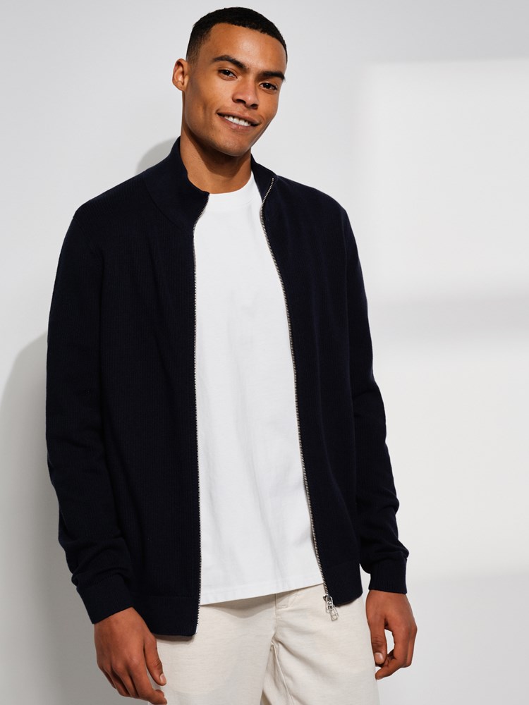 Reggio cardigan 7506614_EM1-MARIOCONTI-S24-Modell-Front_chn=match_1922_Reggio cardigan EM1 7506614.jpg_Front||Front
