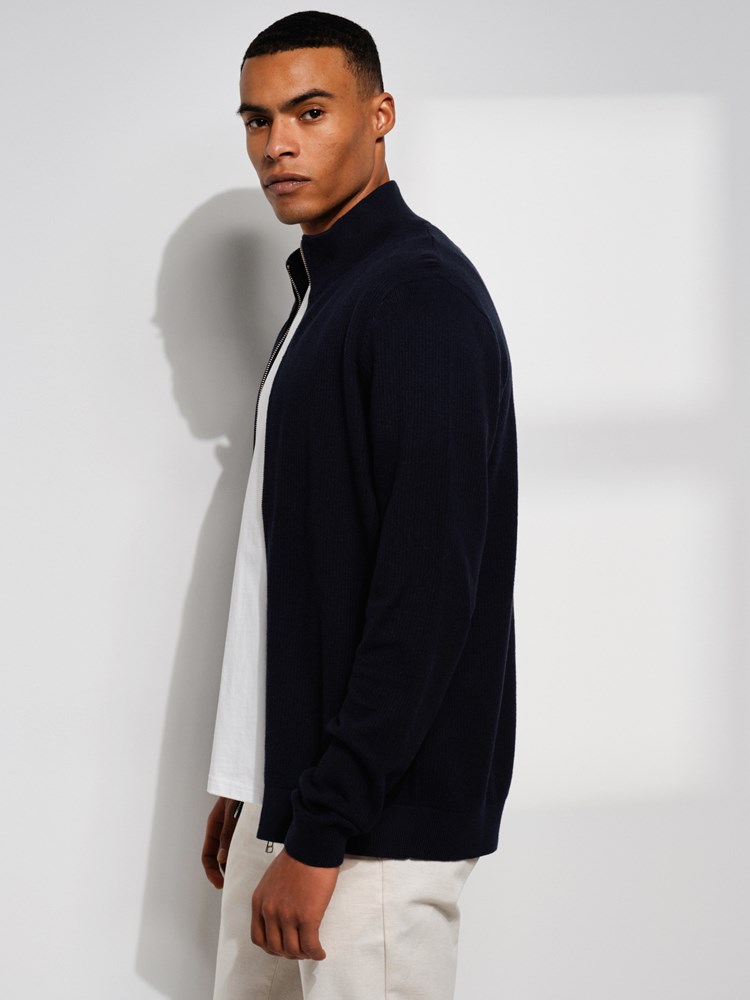 Reggio cardigan 7506614_EM1-MARIOCONTI-S24-Modell-Left_chn=match_9869_Reggio cardigan EM1 7506614.jpg_Left||Left