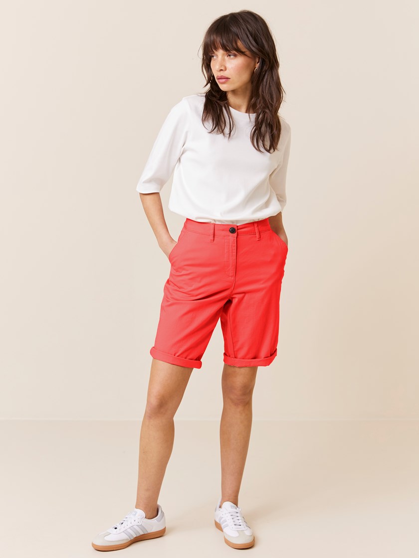 7511161 MTA 7506921_MNK_Jean Paul_Cerise Shorts_H24_rød3.jpg_