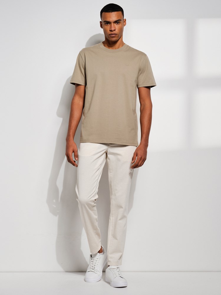 Forli natur chino 7506950_I3E-MARIOCONTI-S24-Modell-Front_chn=match_6359_Forli natur chino I3E 7506950.jpg_Front||Front