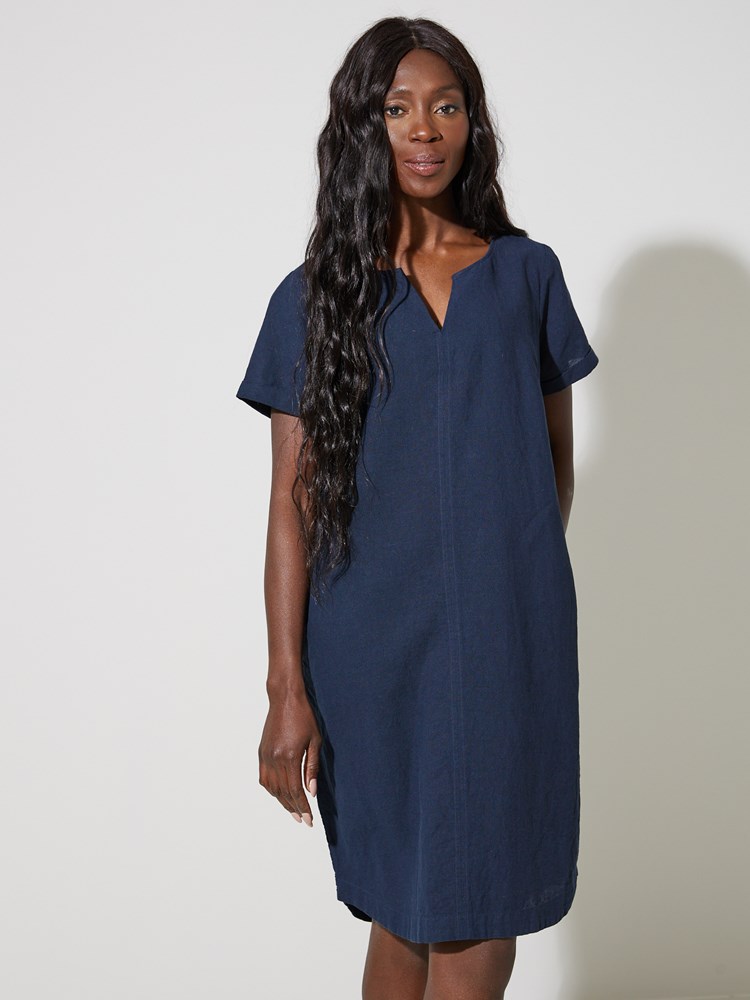 Odila kjole 7507137_EM6-JEANPAUL-H24-Modell-Front_166_Odila kjole EM6_Odila kjole EM6 7507137.jpg_Front||Front